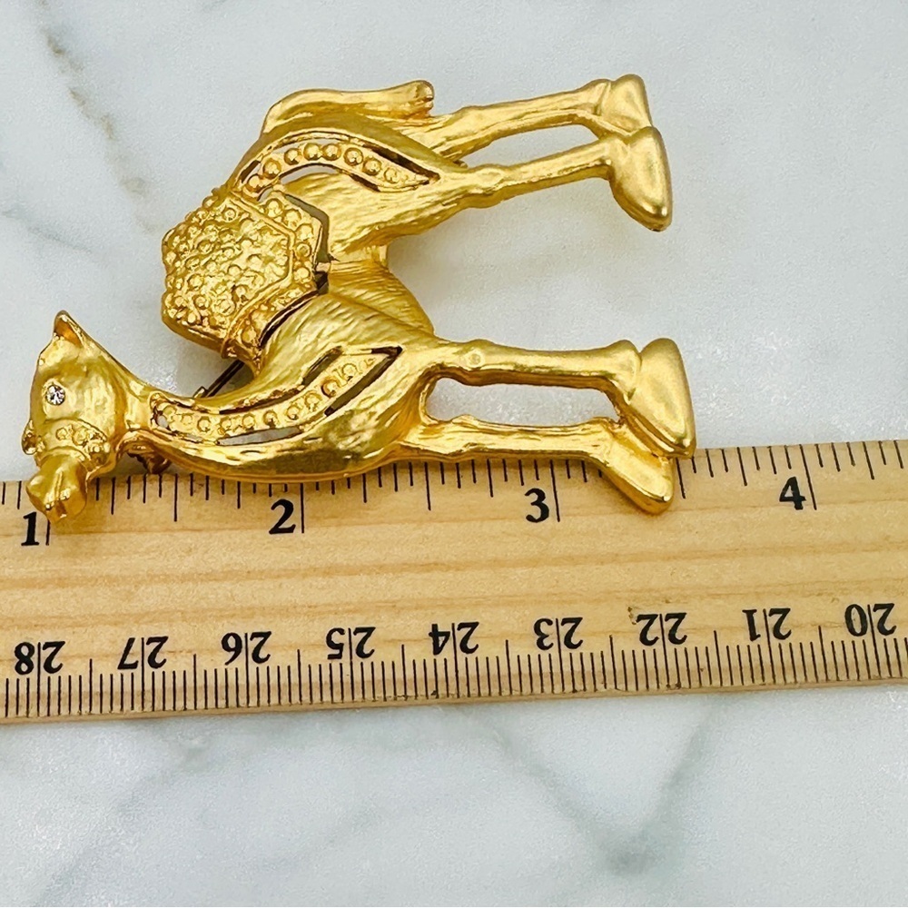 Vintage Large Camel Brooch Pin Matte Brushed Gold Tone Intricate Rhinestone Eye - Picture 7 of 9